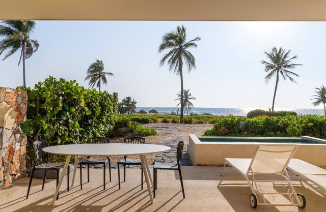 3BR Villa I Steps to Playa Blanca + Pool