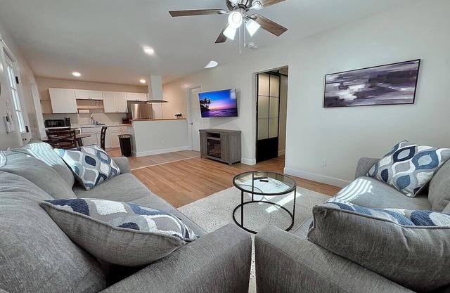 3Min To Parris Island. Pets Yes