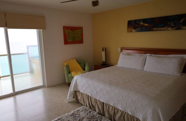 4/4.5 Condo Oceanfront Cozumel Downtown AC WiFi Security