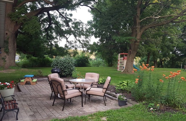 4 Bd 3 Ba, Sleeps 14 Private Fishing Lake, 6.5 Acres, Casinos, Wineries, & More