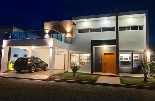 4 Bd Luxury Villa in Beachfront Gated Community Sosua Ocean Village