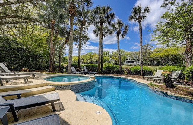 4 Beach Lagoon Rd - GORGEOUS 6 bedroom home in Sea Pines & Private Pool