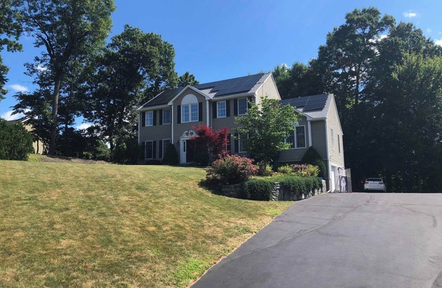 4-bed/3.5 bath house in family friendly neighborhood in Millbury