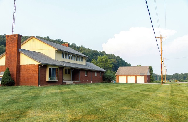 4 Bed, 3.5 Bath with in-ground pool