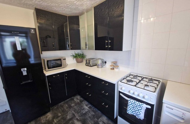 4 bed charming, Family-friendly cottage, built in 1694
