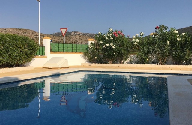 4 BED VILLA SPAIN 25 MIN FROM ALICANTE AIRPORT Minimum of 7 nights only