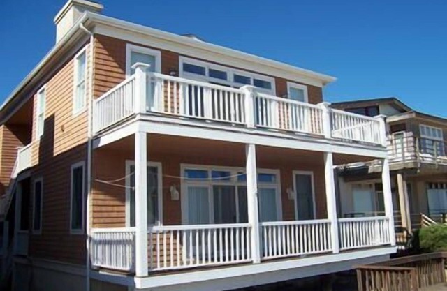 4 bedroom 2.5 bath updated condo!