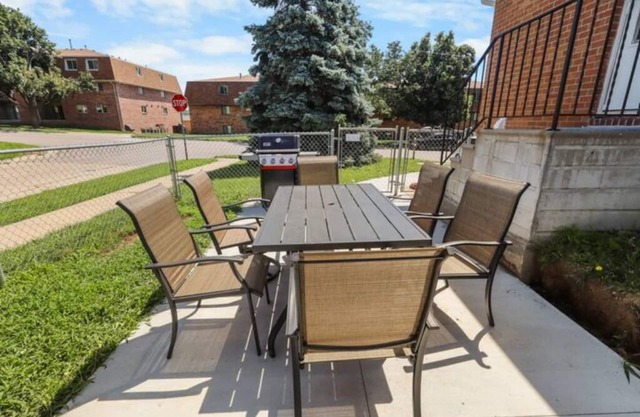 4 Bedroom, 2 Bath, Duplex, 4’ Fence, EV-Charger