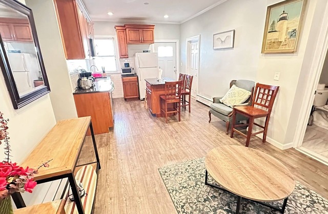 4 Bedroom 2 Bathroom Home Close to Metro, Near Central Boston & Cambridge
