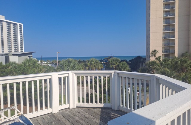 4 Bedroom, 3 bath Oceanview Villa - Gated Community