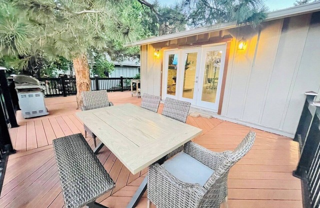 4-Bedroom/6TVs/Sleeps 15/Pet OK