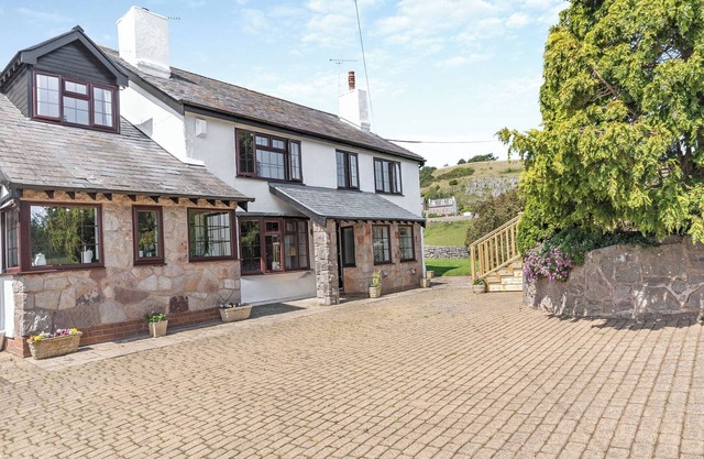 4 bedroom accommodation in Llysfaen, near Colwyn Bay