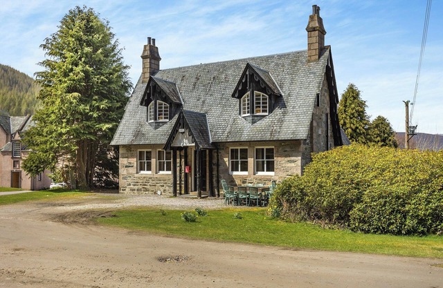 4 bedroom accommodation in Inverey, Braemar
