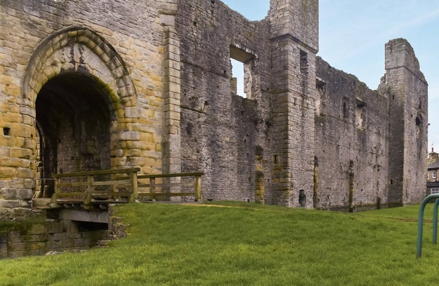 4 bedroom accommodation in Settle