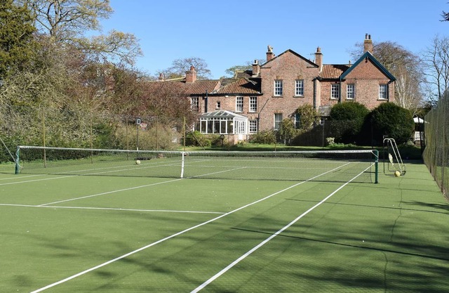 4 bedroom accommodation in Maunby, near Thirsk