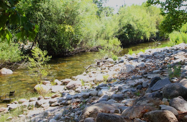 4 Bedroom and 4 Bathroom plus River Front and Pet Friendly!