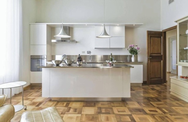 4-bedroom apartment with AC, WiFi in charming Firenze