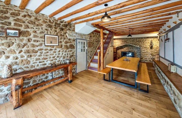 4 bedroom awesome home in Champoly