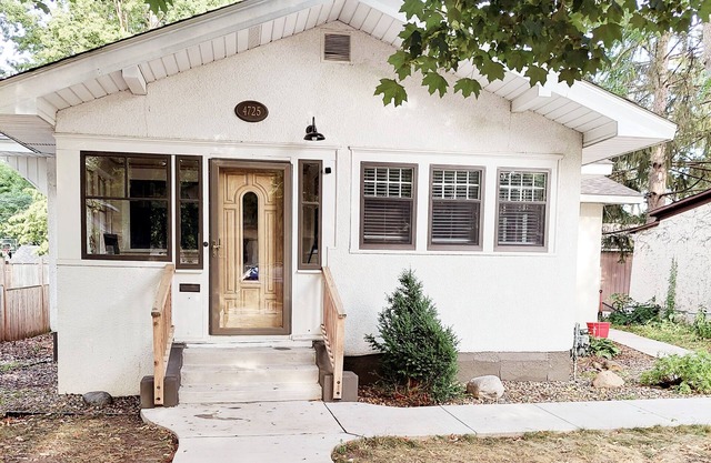 4 Bedroom Bungalow in heart of Minneapolis