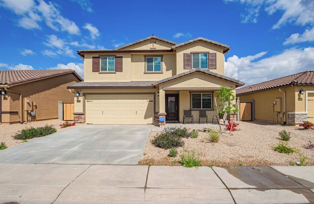 4-bedroom house in marvelous Buckeye with WiFi, AC. Enjoy your stay