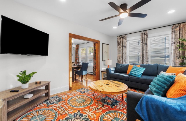 4-bedroom house in Windham - Pet Friendly - Thread City Family Escape