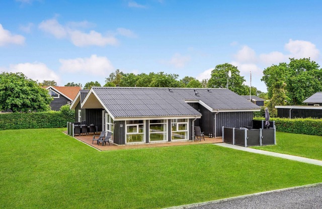 4 bedroom nice home in Hadsund
