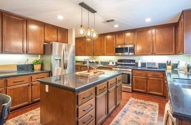 4 Bedroom Single_family 447551 by Houzlet