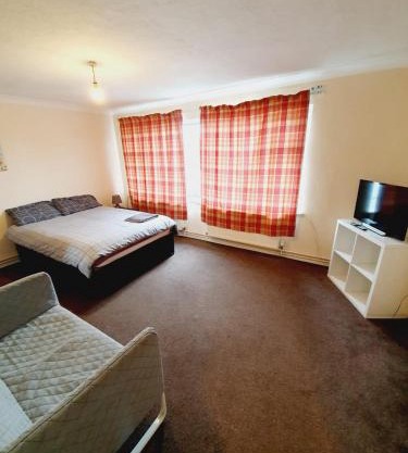 4 Bedroom Thundersley Apartment