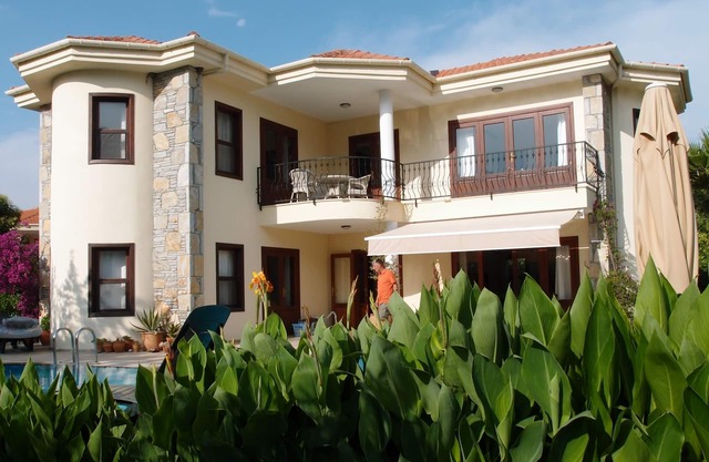 4 bedroom villa in private surrounding, close to Dalyan centre