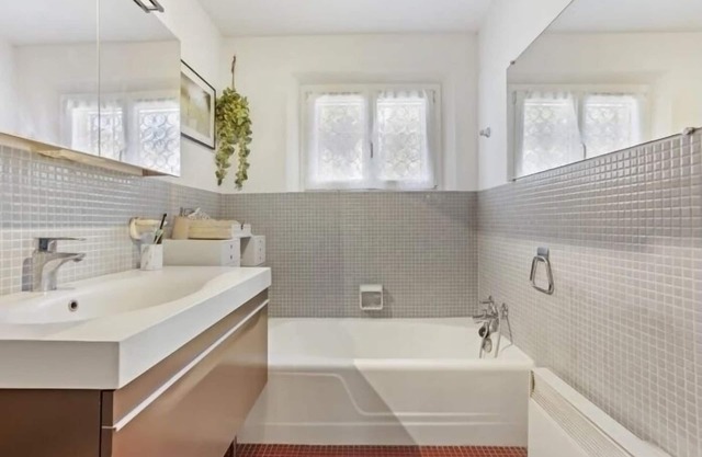 4 bedroom villa. | swimming pool | parking | air conditioning