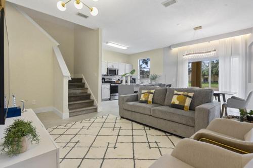 4 Bedrooms 3 Bathrooms Regal Palms 2725 Ca