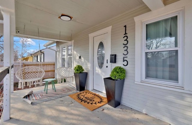 4-BR Quiet Retreat, Mins from Downtown Wichita
