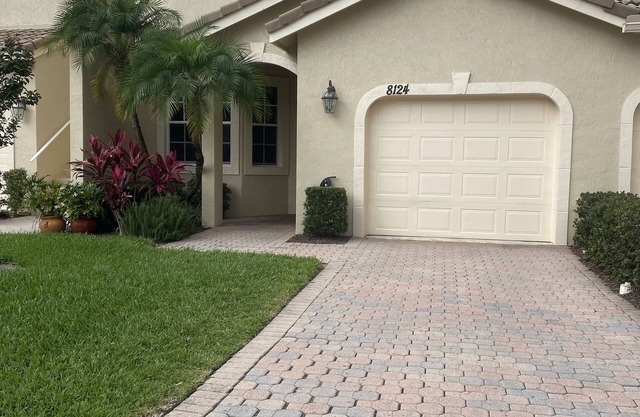 4 Br Townhouse In Beautiful Castlepines - PGA Village