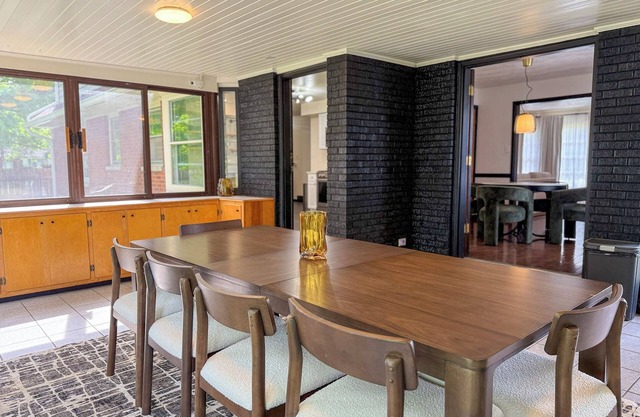 4 Bunks 3 Kings 1 Queen: Premium Spacious Home -Pinball-15m DT