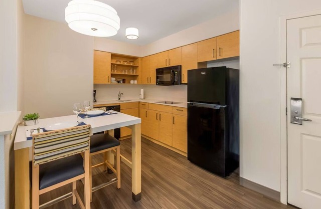 4 Extended-Stay Suites Near Charlotte Douglas Airport & Carowinds Amusement Park