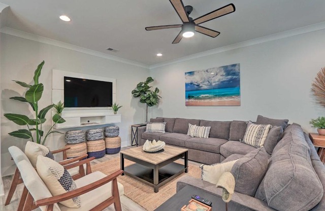 4 Mi to Beach Family-Friendly Hilton Head Retreat