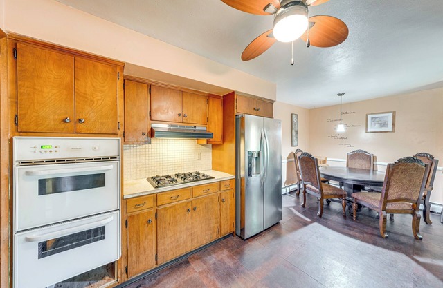 4 Mi to Downtown Rockford - Spacious Home!