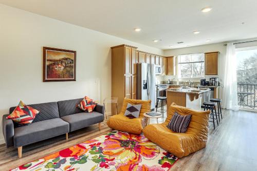 4 Mi to Dtwn Family-Friendly Townhome in Reno