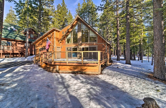 4 Mi to Dtwn Truckee: Tahoe Donner Home w/Hot Tub