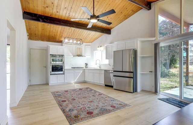 4 Mi to Folsom Lake: Modern Home w/Patio!