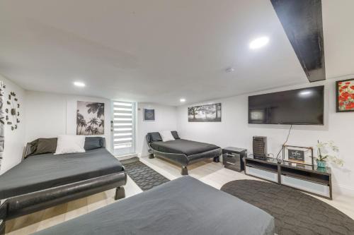 4 Mi to Hard Rock Stadium West Park Escape