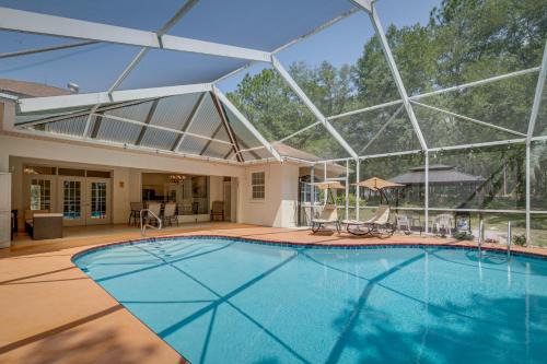 4 Mi to Rainbow Springs Dunnellon Villa with Pool!