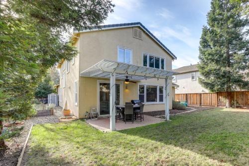 4 Mi to UC Davis Updated Family Home!
