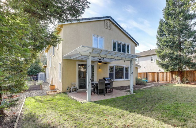 4 Mi to UC Davis: Updated Family Home!