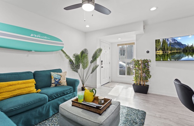 4 min Steps to Beach, Remodeled & INCLUDED Beach Accessories 🏖