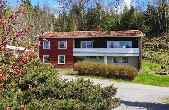 4 person holiday home in HÄLLEVADSHOLM-By Traum