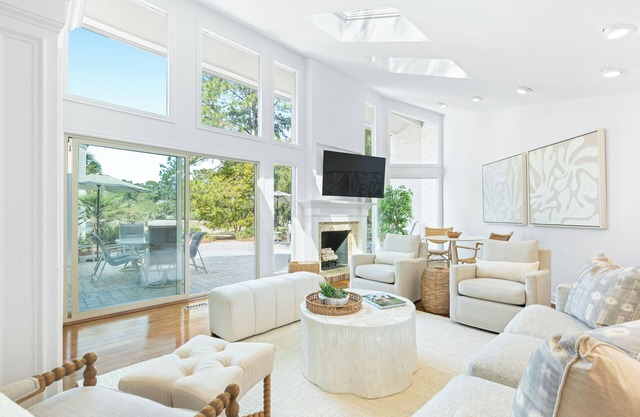 4 Scaup Court: A BESTNEST by Beverly Serral