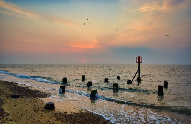 4 Sea View Walk, Pakefield