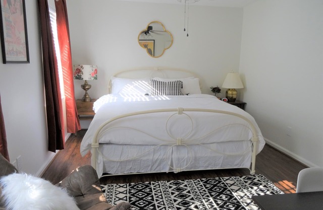 #4 UAB KING SUITE+5 MIN WALK TO RESTAURANT