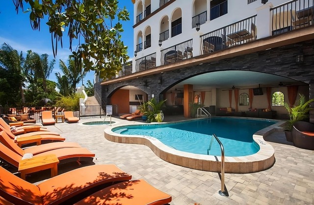 4 Units, King Partial View at The Hotel Zamora, Outdoor Pool